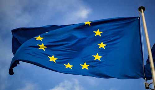 Europa-Flagge Symbolbild: 2 Jahre Gewährleistungsfrist 