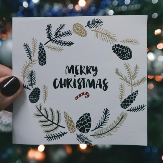 Weiße Merry Christmas Karte mit Zeichnungen von weihnachtlichen Tannen 